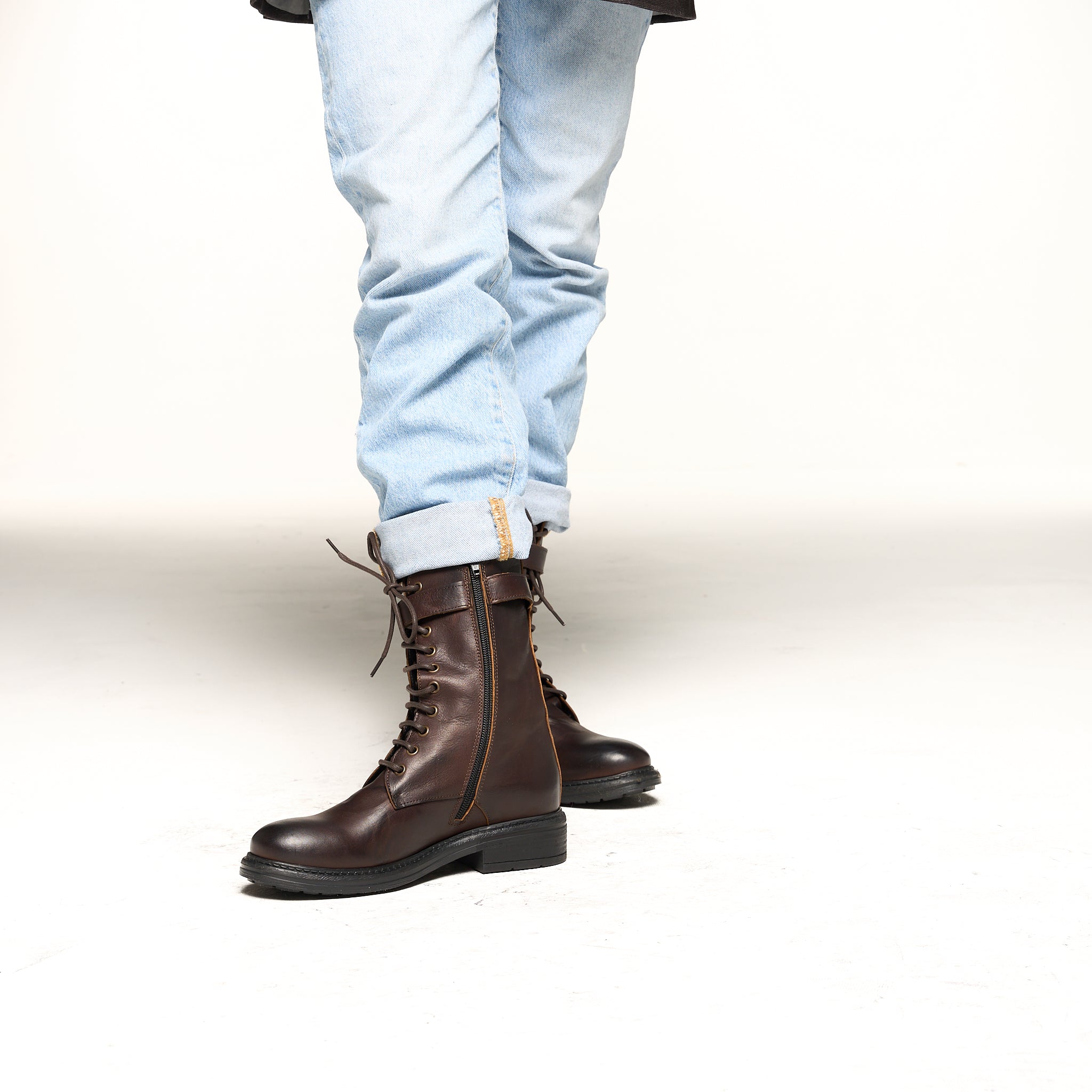 Anfibio con cinturino in vitello ingrassato - Modello 3655