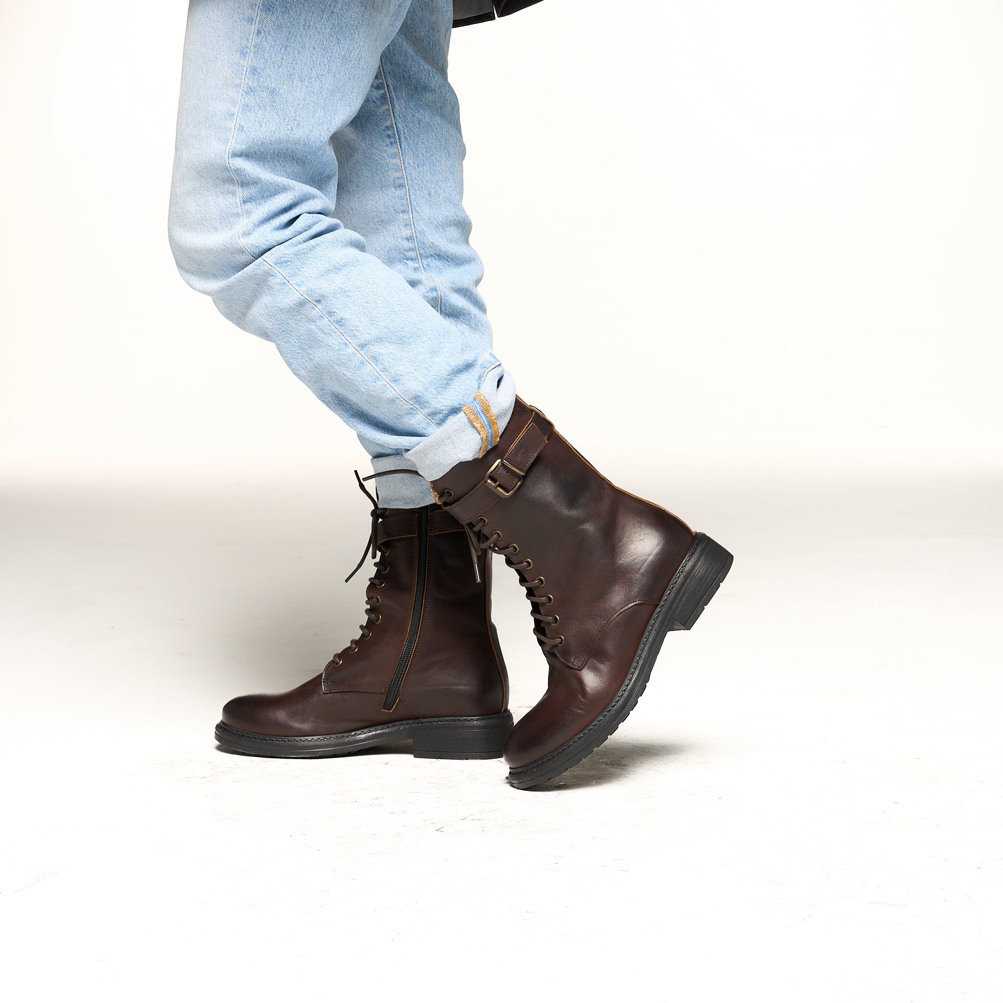 Anfibio con cinturino in vitello ingrassato - Modello 3655